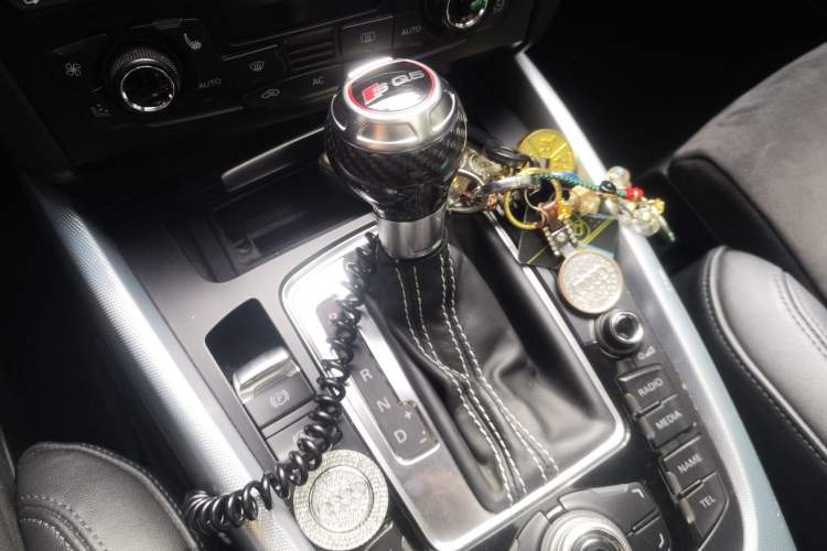 Used Audi Q5 2012 2.0TFSI Trendy Edition Gear Lever