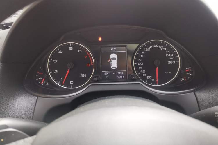 Used Audi Q5 2012 2.0TFSI Trendy Edition Instrument Cluster