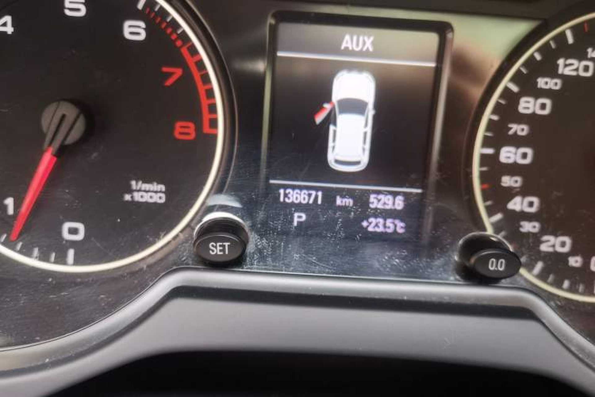 Used Audi Q5 2012 2.0TFSI Trendy Edition Odometer Close Up