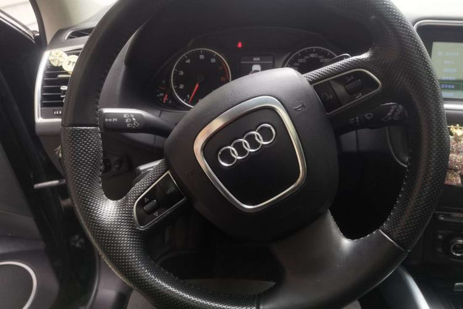 Used Audi Q5 2012 2.0TFSI Trendy Edition Steering Wheel