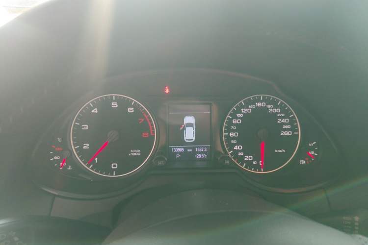 Used Audi Q5 2012 2.0TFSI Comfort Version Instrument Cluster