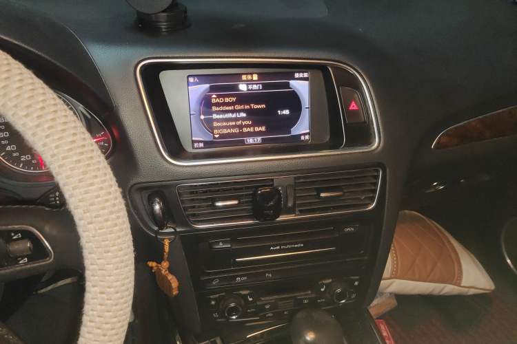 Used Audi Q5 2012 2.0TFSI Comfort Version Audio And AC Panel