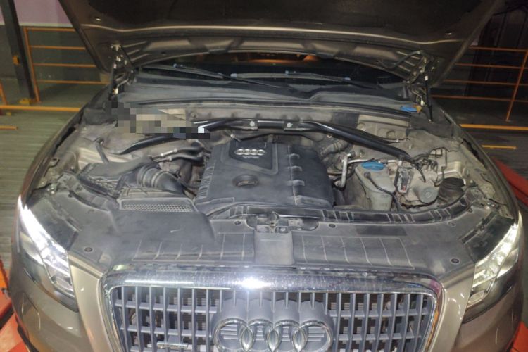 Used Audi Q5 2012 2.0TFSI Technology Model Engine Bay