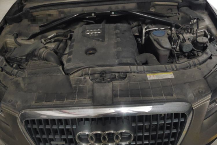 Used Audi Q5 2012 2.0TFSI Comfort Version Engine Bay