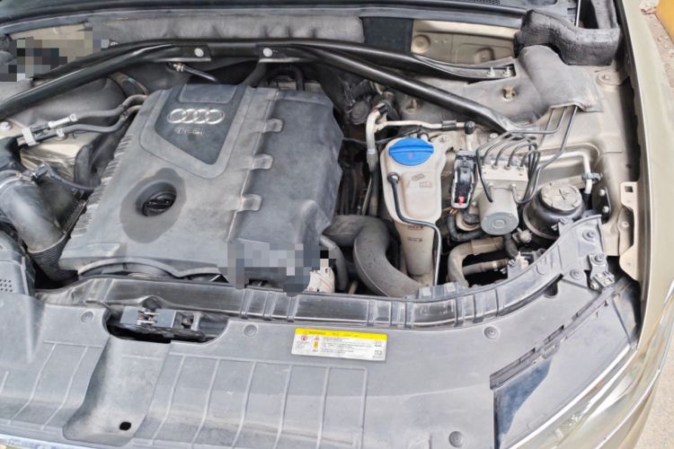 Used Audi Q5 2012 2.0TFSI Technology Model Engine Bay Left