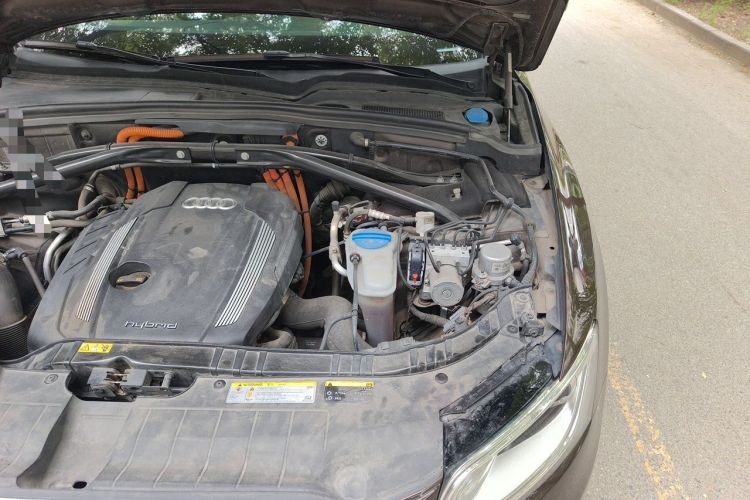 Used Audi Q5 2012 2.0TFSI hybrid Engine Bay Left