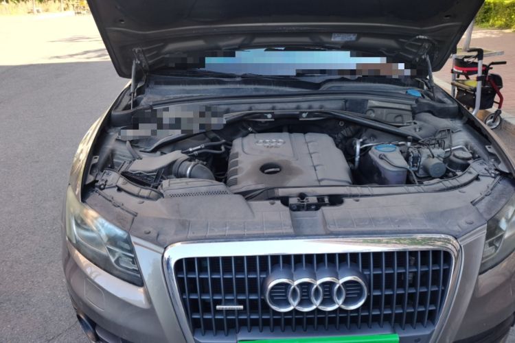Used Audi Q5 2012 2.0TFSI Comfort Version Engine Bay Right