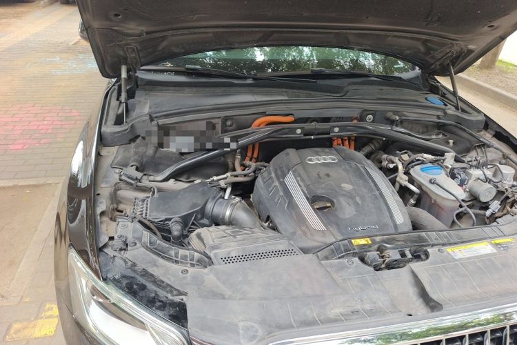 Used Audi Q5 2012 2.0TFSI hybrid Engine Bay Right