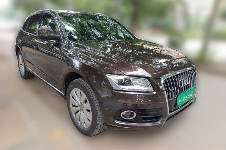 Used Audi Q5 2012 2.0TFSI hybrid Front Right 45 Deg