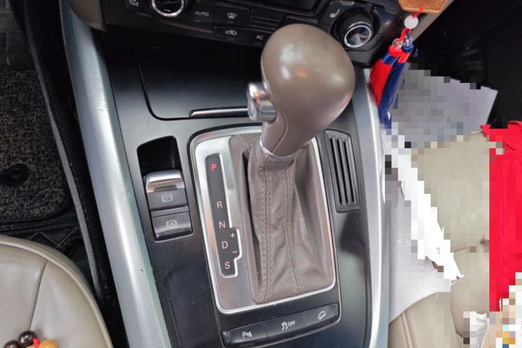 Used Audi Q5 2012 2.0TFSI Technology Model Gear Lever