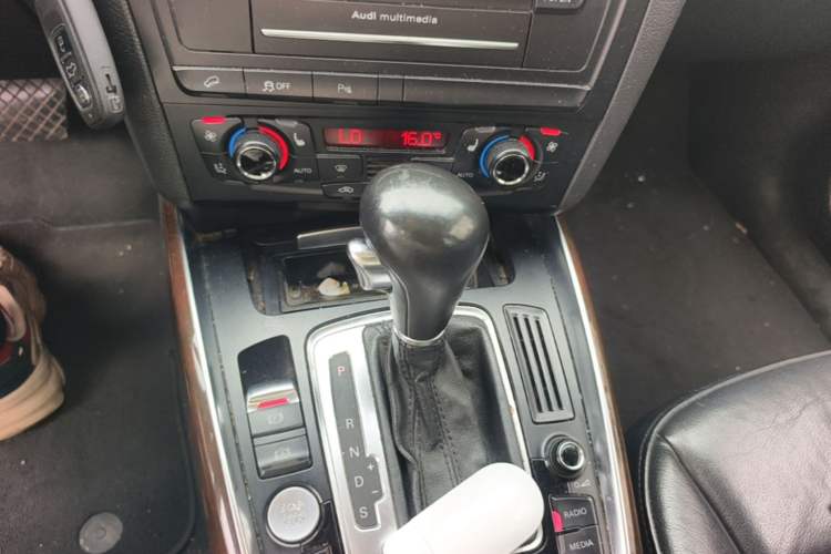 Used Audi Q5 2012 2.0TFSI Comfort Version Gear Lever