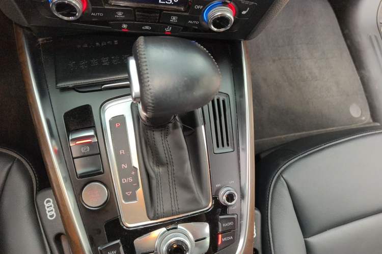 Used Audi Q5 2012 2.0TFSI hybrid Gear Lever
