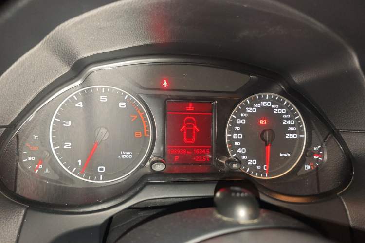 Used Audi Q5 2012 2.0TFSI Technology Model Instrument Cluster