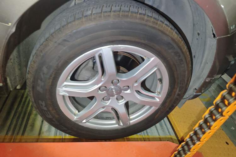 Used Audi Q5 2012 2.0TFSI Technology Model Right Front Wheel Hub