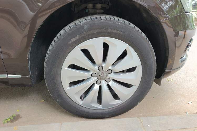 Used Audi Q5 2012 2.0TFSI hybrid Right Front Wheel Hub