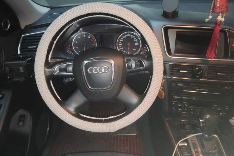 Used Audi Q5 2012 2.0TFSI Comfort Version Steering Wheel