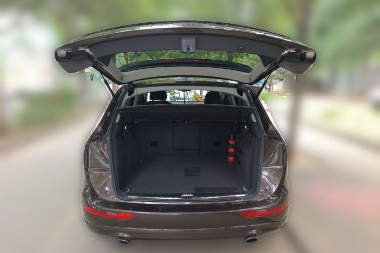 Used Audi Q5 2012 2.0TFSI hybrid Trunk