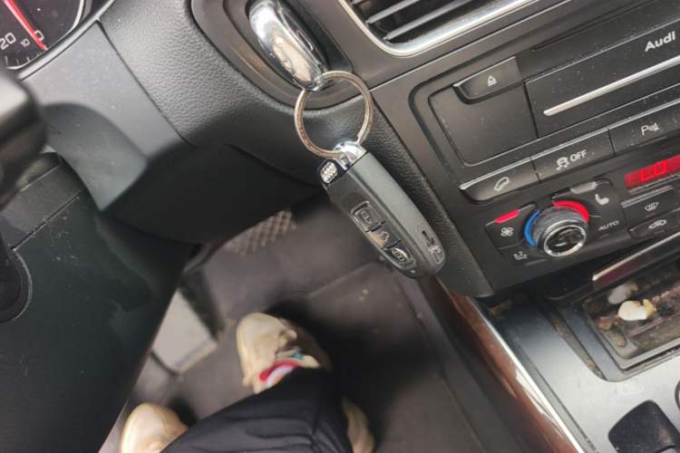 Used Audi Q5 2012 2.0TFSI Comfort Version Vehicle Key