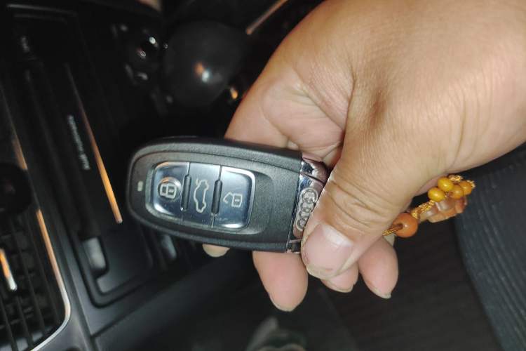 Used Audi Q5 2012 2.0TFSI Comfort Version Vehicle Key