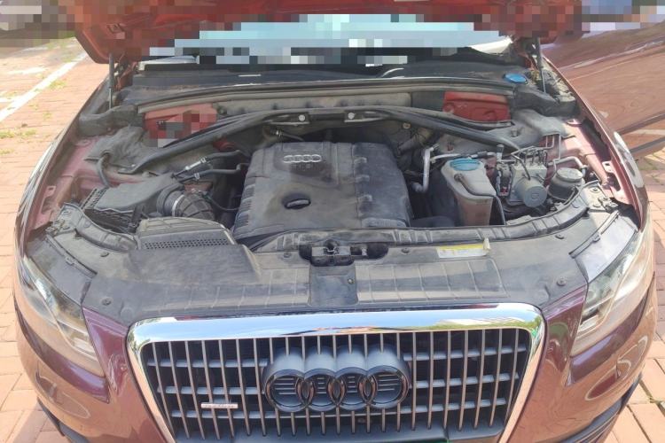 Used Audi Q5 2012 2.0TFSI Technology Model Engine Bay
