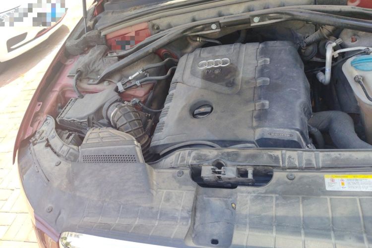 Used Audi Q5 2012 2.0TFSI Technology Model Engine Bay Right