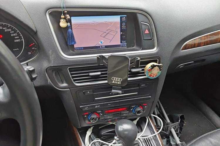 Used Audi Q5 2012 2.0TFSI Comfort Version Audio And AC Panel