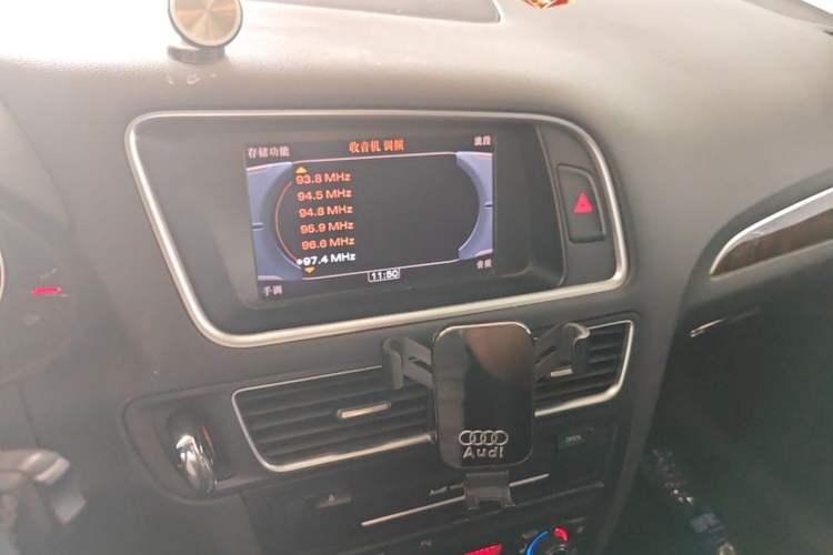 Used Audi Q5 2012 2.0TFSI Comfort Version Audio And AC Panel