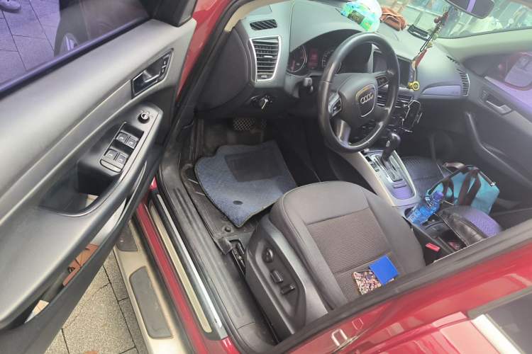 Used Audi Q5 2012 2.0TFSI Trendy Edition Driver Seat