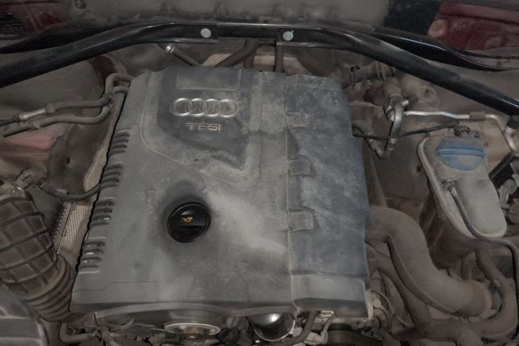 Used Audi Q5 2012 2.0TFSI Technology Model Engine Bay