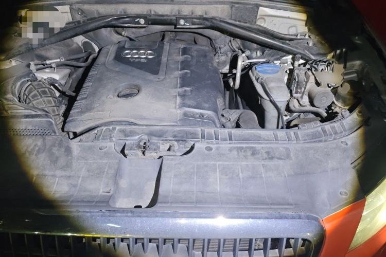 Used Audi Q5 2012 2.0TFSI Technology Model Engine Bay