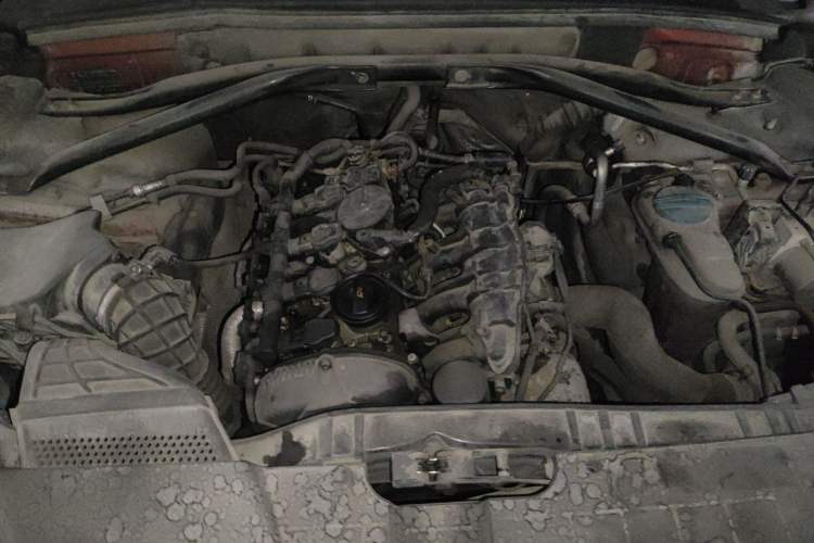 Used Audi Q5 2012 2.0TFSI Trendy Edition Engine Bay