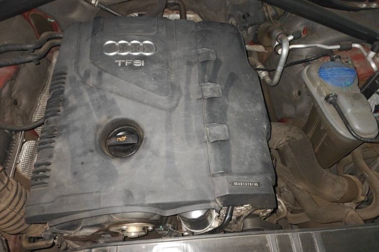Used Audi Q5 2012 2.0TFSI Comfort Version Engine Bay