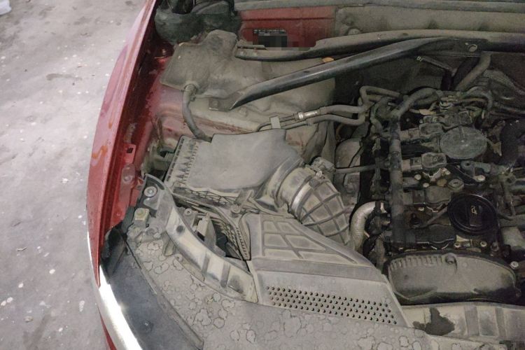 Used Audi Q5 2012 2.0TFSI Trendy Edition Engine Bay Right