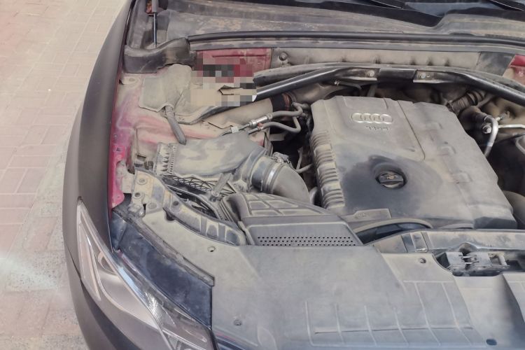 Used Audi Q5 2012 2.0TFSI Technology Model Engine Bay Right