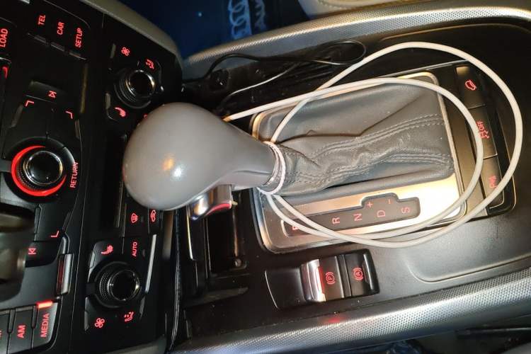 Used Audi Q5 2012 2.0TFSI Technology Model Gear Lever