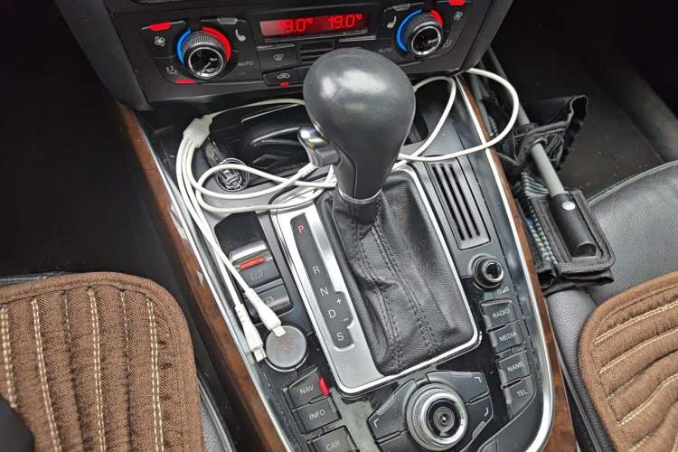 Used Audi Q5 2012 2.0TFSI Comfort Version Gear Lever