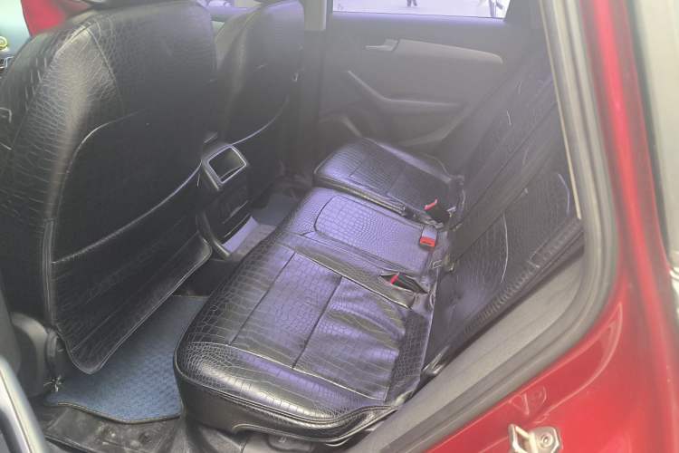 Used Audi Q5 2012 2.0TFSI Trendy Edition Left Rear Seat