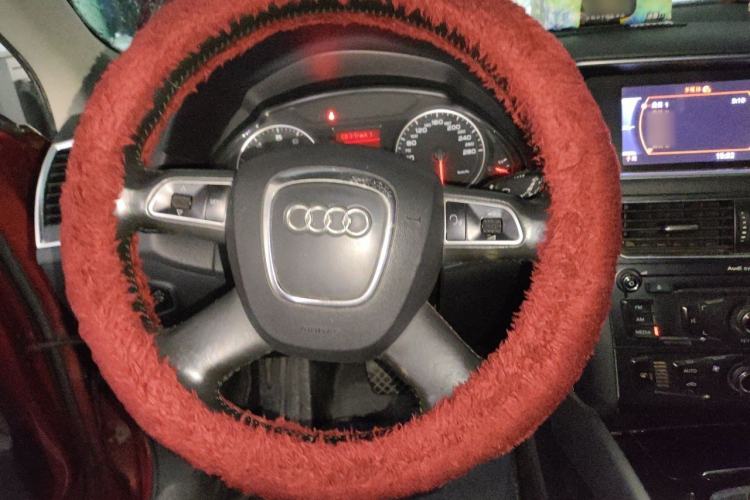 Used Audi Q5 2012 2.0TFSI Trendy Edition Steering Wheel