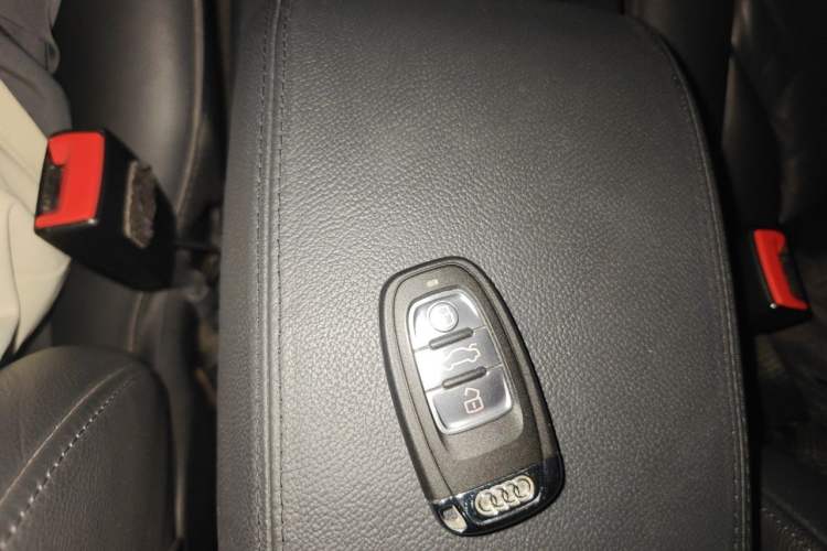Used Audi Q5 2012 2.0TFSI Comfort Version Vehicle Key