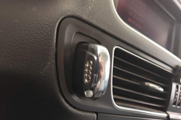 Used Audi Q5 2012 2.0TFSI Comfort Version Vehicle Key