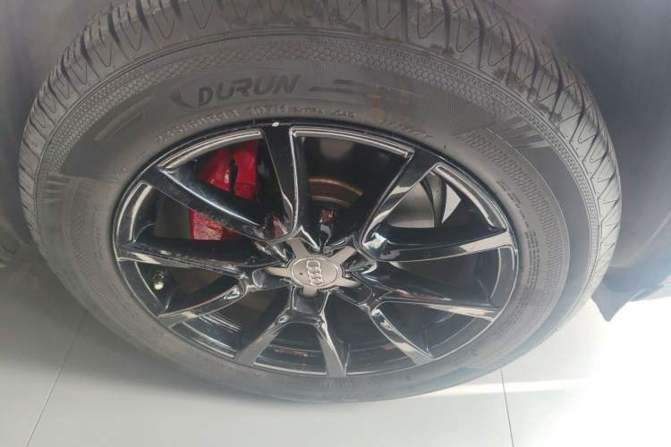 Used Audi Q5 2012 2.0TFSI Comfort Version Right Front Wheel Hub