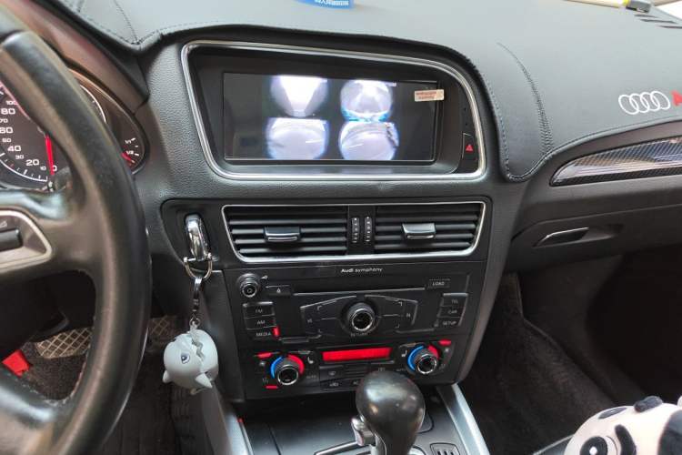 Used Audi Q5 2012 2.0TFSI Technology Model Audio And AC Panel