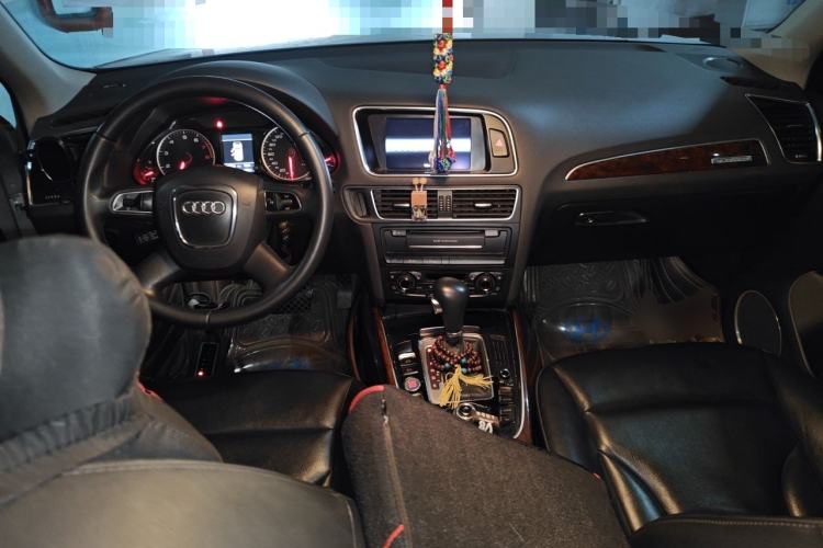 Used Audi Q5 2012 2.0TFSI Comfort Version Center Console