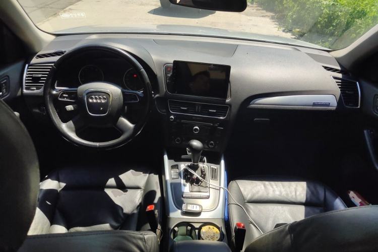 Used Audi Q5 2012 2.0TFSI Technology Model Center Console