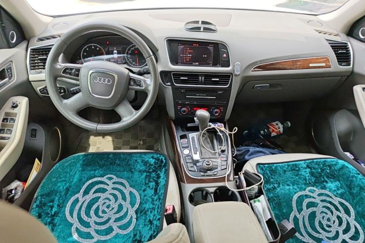 Used Audi Q5 2012 2.0TFSI Comfort Version Center Console