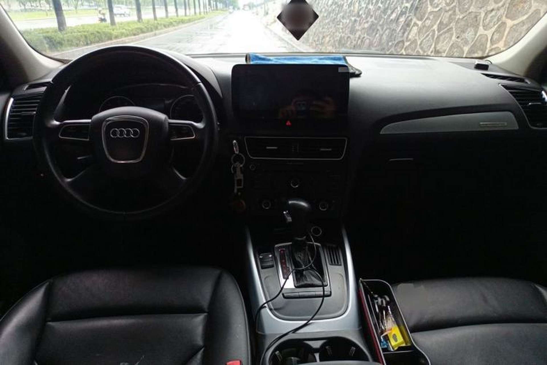 Used Audi Q5 2012 2.0TFSI Technology Model Center Console