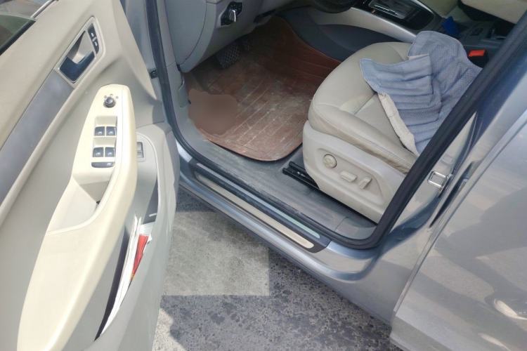 Used Audi Q5 2012 2.0TFSI Trendy Edition Driver Seat
