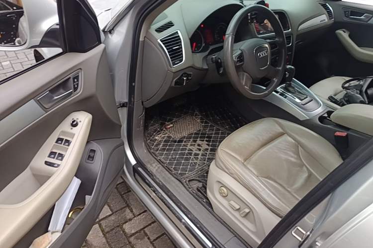 Used Audi Q5 2012 2.0TFSI Technology Model Driver Seat