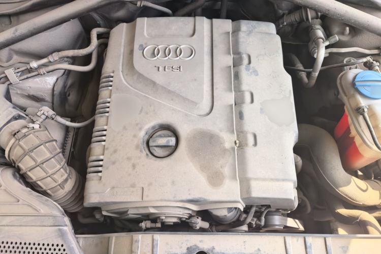 Used Audi Q5 2012 2.0TFSI Technology Model Engine Bay
