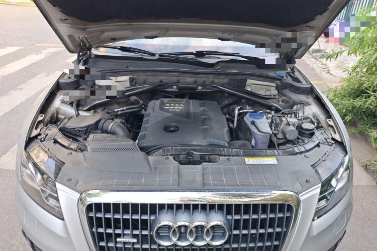 Used Audi Q5 2012 2.0TFSI Technology Model Engine Bay